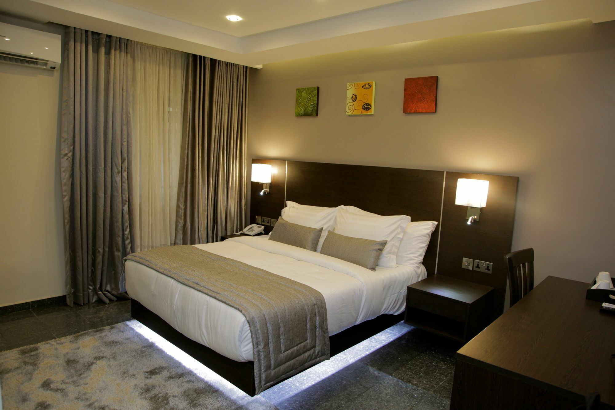 לגוס The Nook Hotel מראה חיצוני תמונה