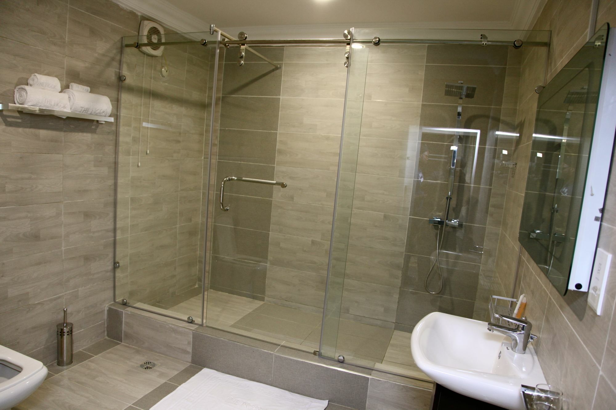 לגוס The Nook Hotel מראה חיצוני תמונה